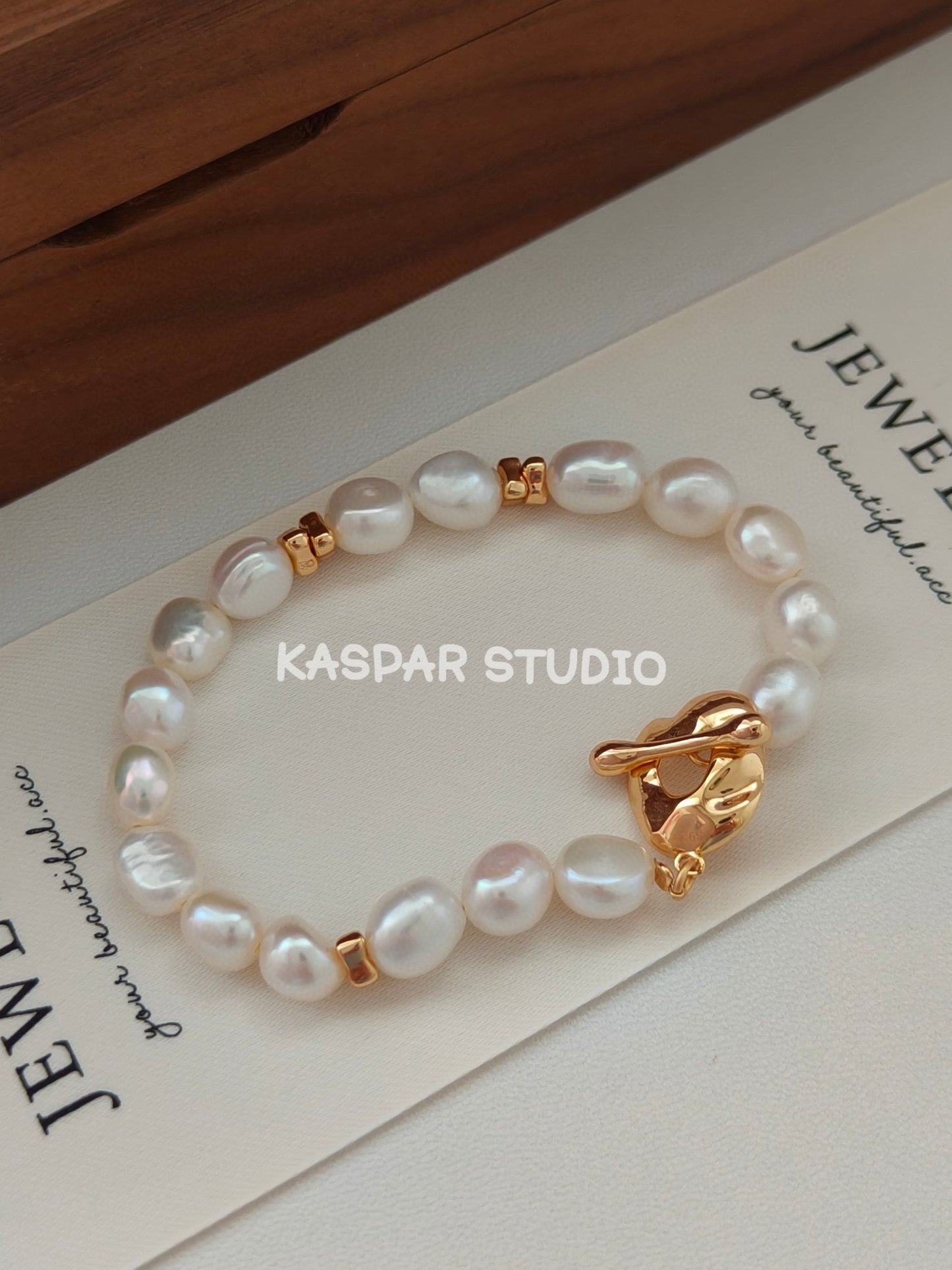 Demure Pearl Bracelet