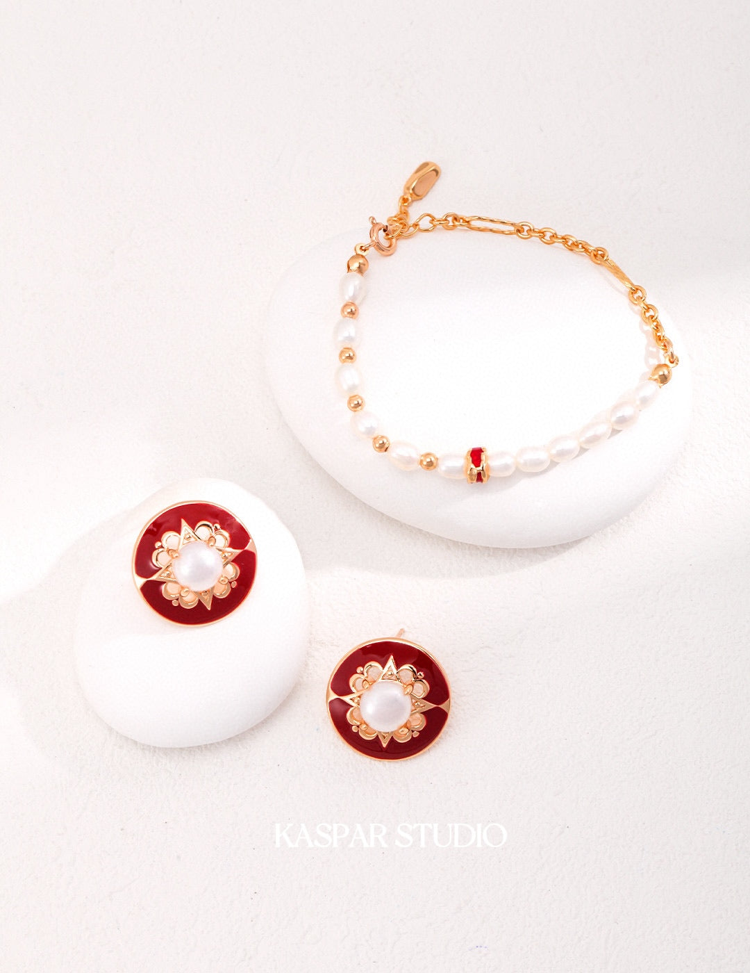 Christmas Round red Earrings