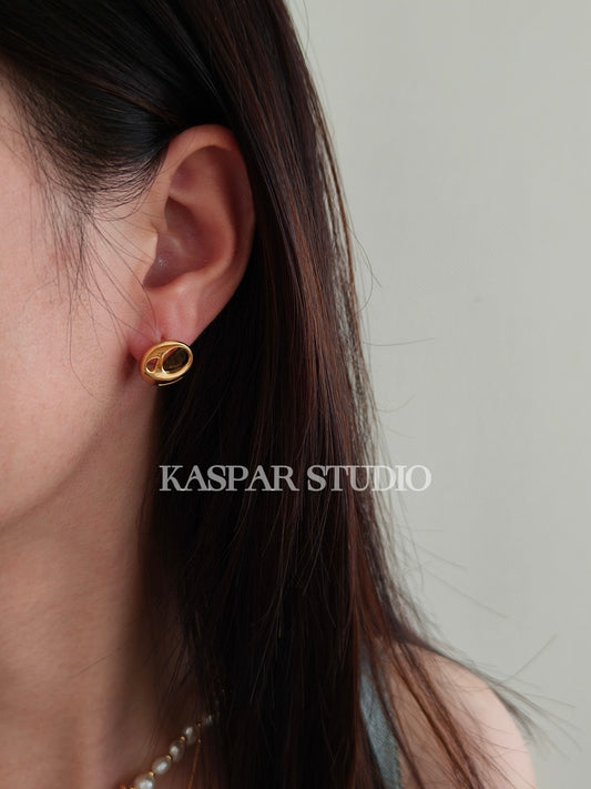 Minimalist Round Ear studs