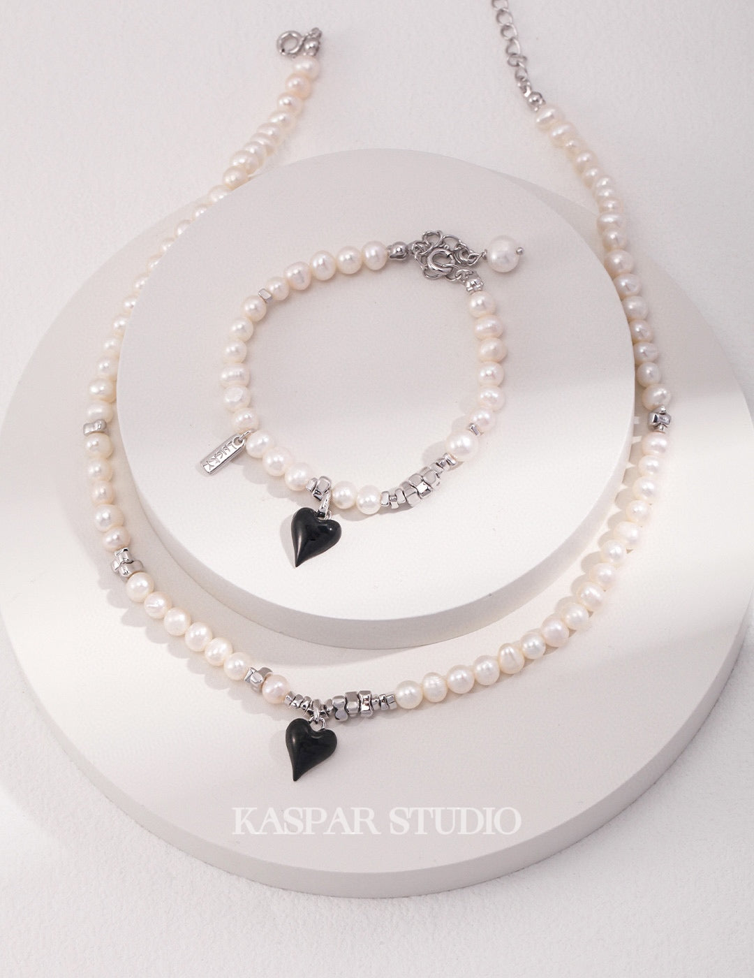 Heart-shaped Pearl necklace