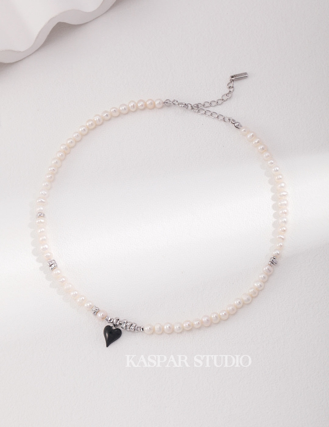 Heart-shaped Pearl necklace